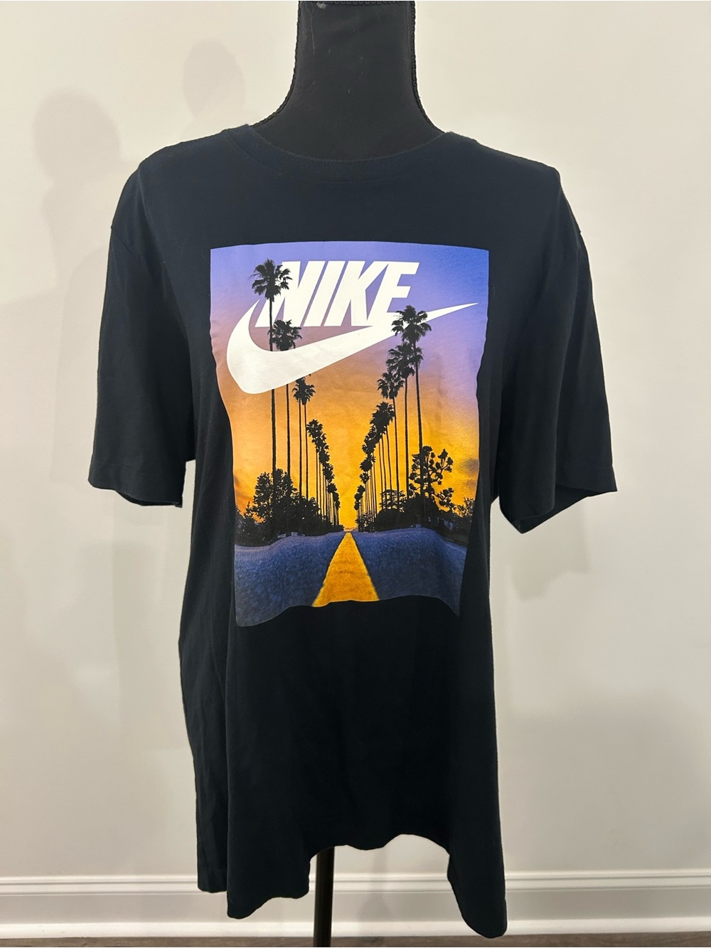 Nike Sunset Palm Tree Black Men’s L Graphic T-Shirt